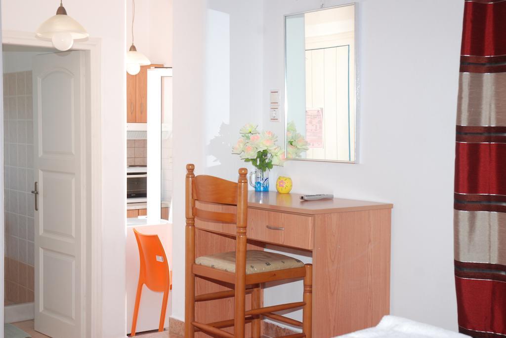 Pension Katerina Studios Tourlos Rum bild